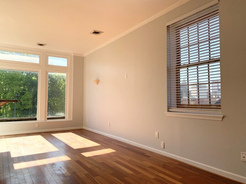 More Photos Of 600 N Eutaw St, Baltimore Storefront Retail Residential For Sale
