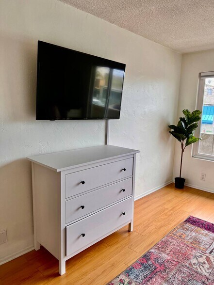 More Photos Of 363 Pershing Dr, Playa del Rey Multifamily For Sale