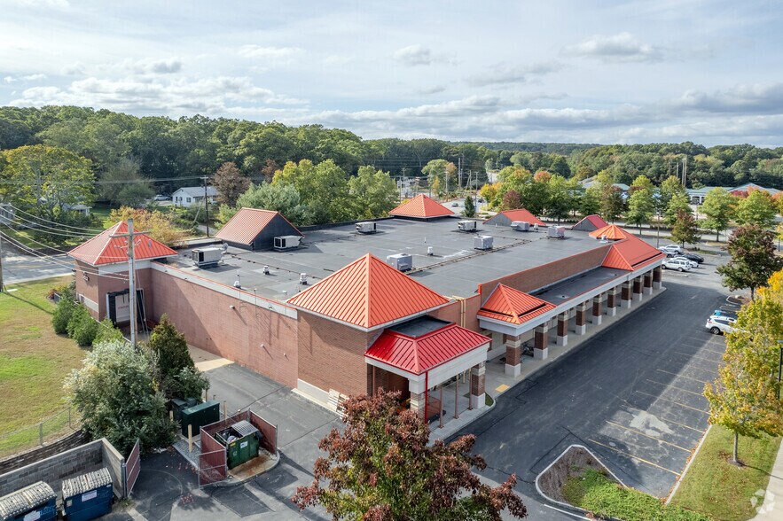 More Photos Of 1007 Ten Rod Rd, North Kingstown Freestanding For Lease