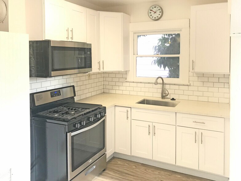 More Photos Of 1412 F St, Sacramento Apartments For Sale