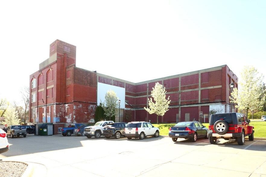 More Photos Of 301 N East St, Chelsea Warehouse For Sale