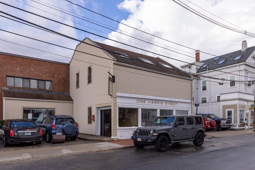 More Photos Of 1 Harris St, Newburyport Medical For Lease