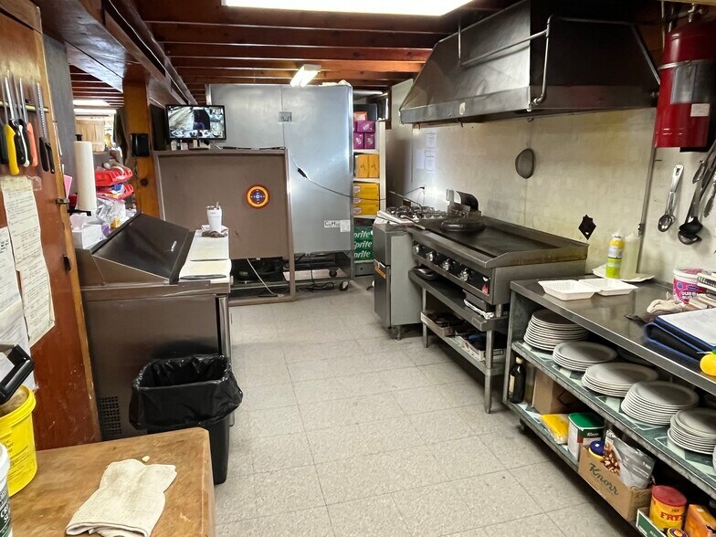 More Photos Of 2600 Otter Av, Tulameen Restaurant For Sale