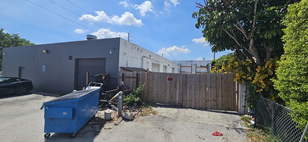More Photos Of 1346 S Dixie Hwy, Hollywood Warehouse For Sale