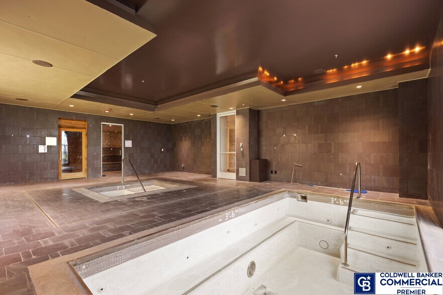 More Photos Of 4381 W Flamingo Rd, Las Vegas Hotel For Lease