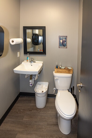 More Photos Of 2001 Windsor Ave, Baltimore Warehouse For Lease