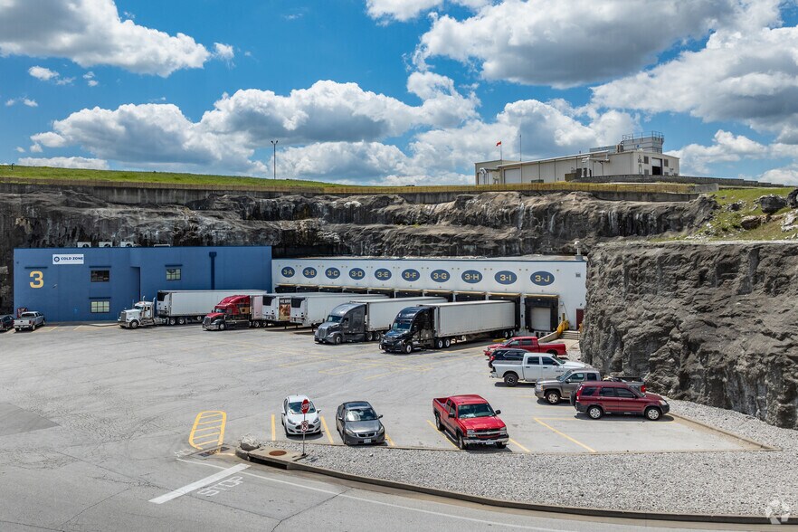 Primary Photo Of 3610 E Kearney St, Springfield Warehouse For Lease