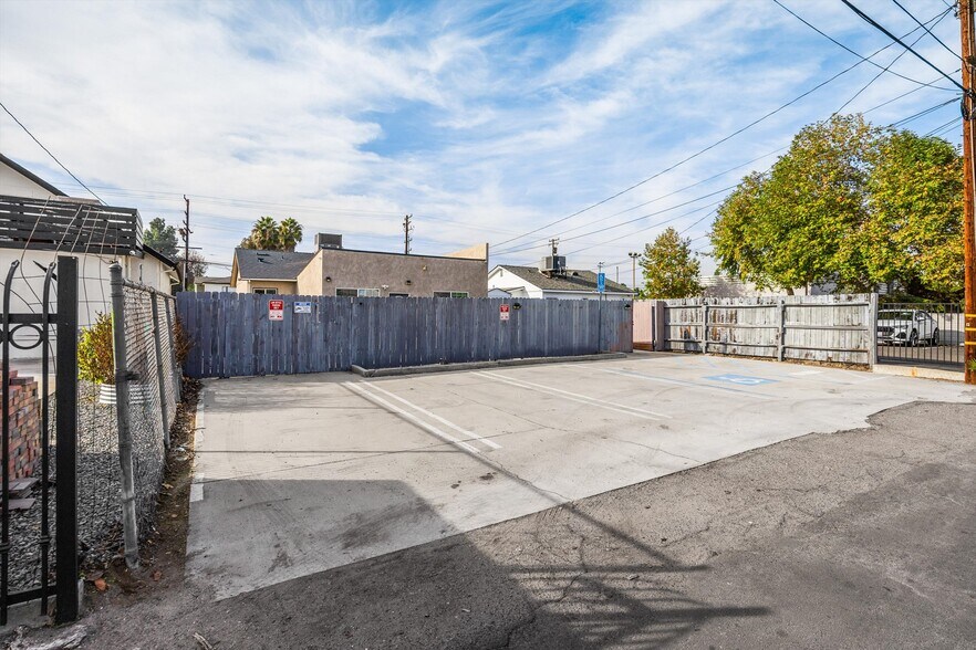 More Photos Of 126 N Euclid St, Fullerton Office Residential For Sale