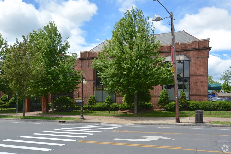 More Photos Of 417-429 Franklin Ave, Hartford Medical For Sale