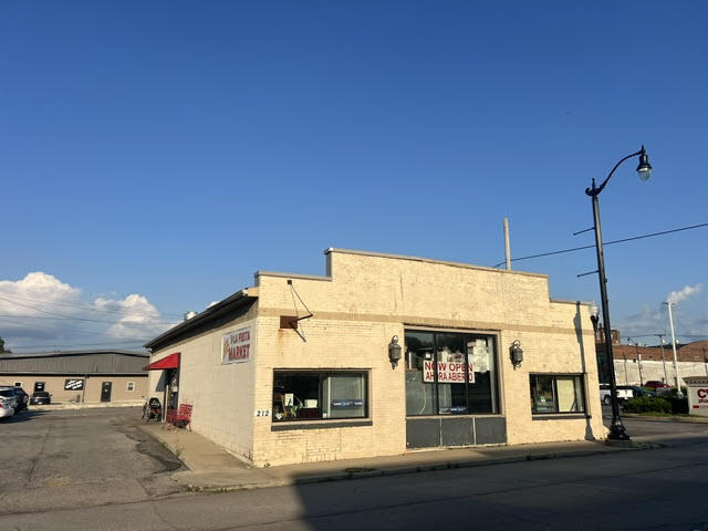 More Photos Of 212 N Washington St, Crawfordsville Convenience Store For Sale