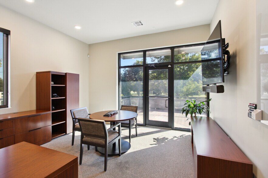 More Photos Of 6050 Pontchartrain Blvd, New Orleans Office For Lease