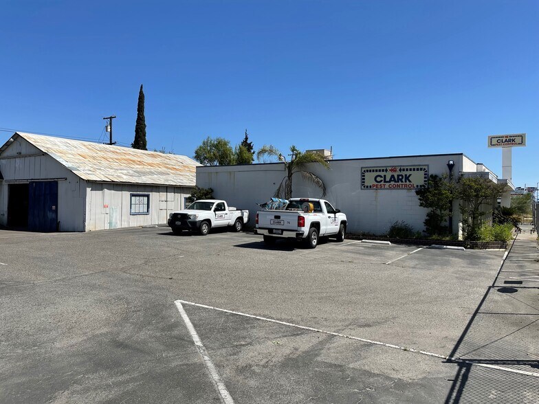 More Photos Of 3405 E Tulare St, Fresno Flex For Sale