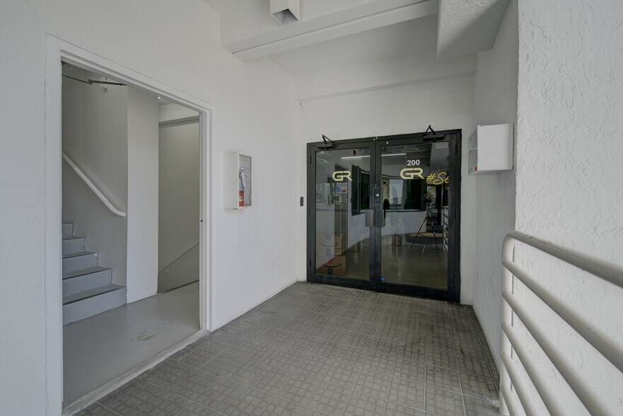 More Photos Of 2455 SW 27th Ave, Miami Medical For Lease