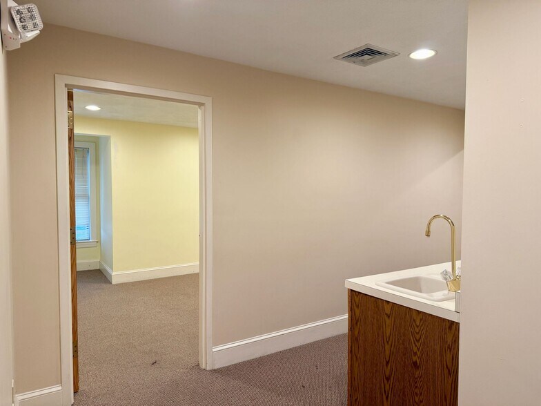 More Photos Of 1624 Sudbury Rd, Concord Medical For Lease