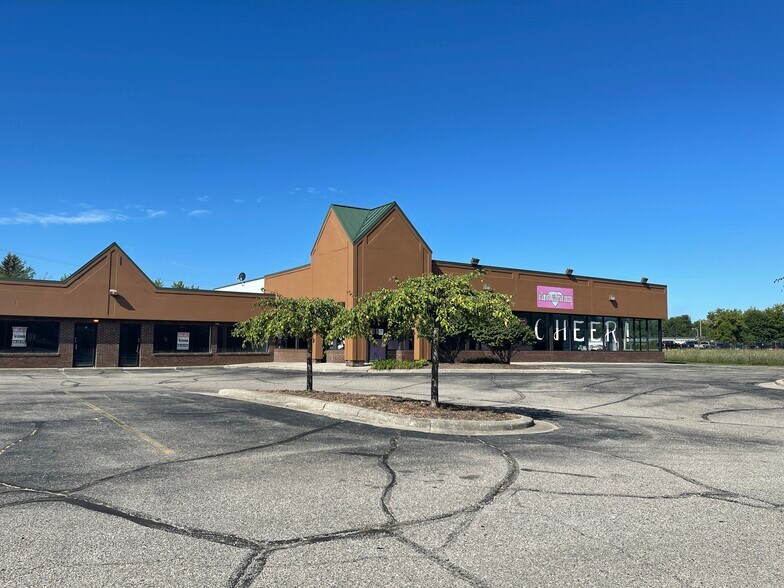 More Photos Of 10785-10795 Dixie Hwy, Davisburg Unknown For Lease