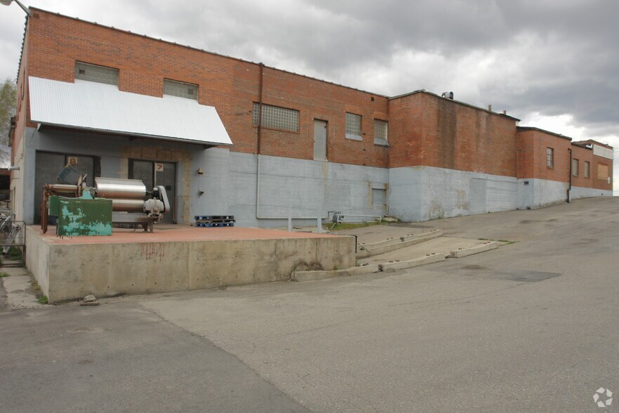 More Photos Of 801 N Regal St, Spokane Distribution For Sale