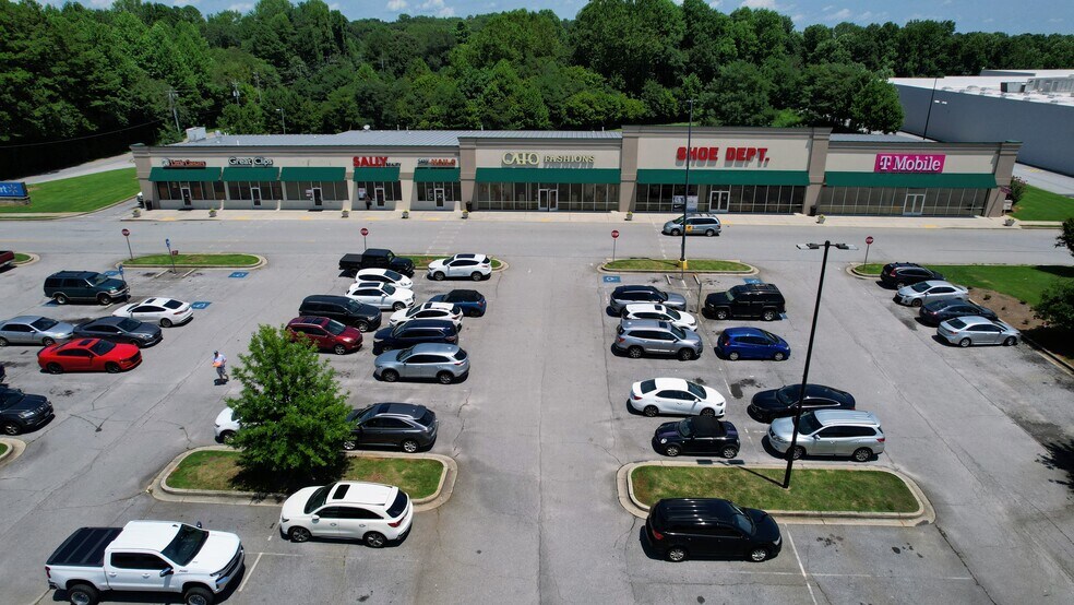 More Photos Of 250 Furniture Dr, Cornelia Unknown For Lease