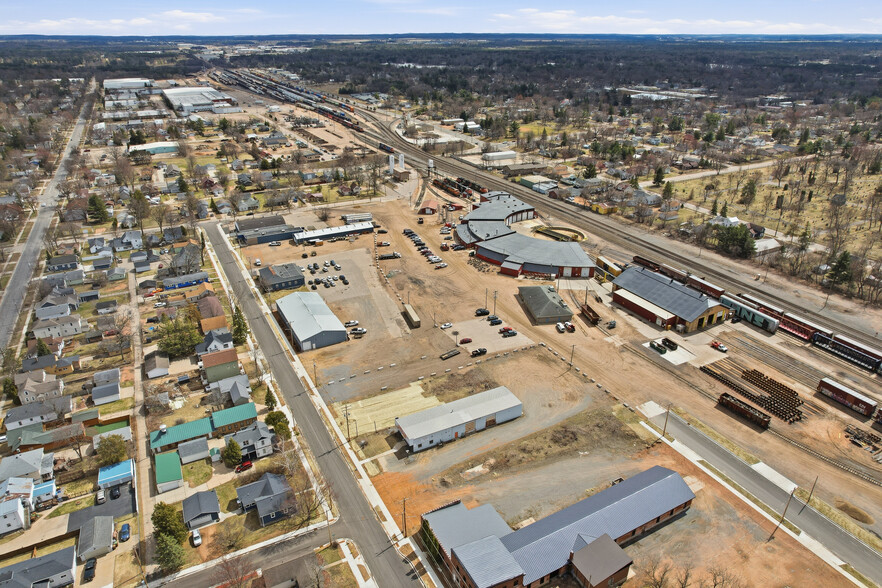 More Photos Of 2109 Madison St, Stevens Point Warehouse For Sale
