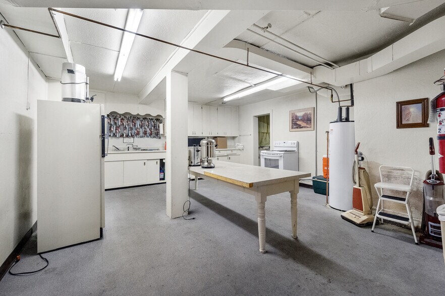 More Photos Of 2927 W Pikes Peak Ave, Colorado Springs Religious Facility For Sale