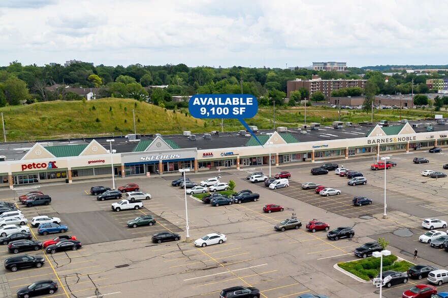 More Photos Of 310 N Clippert St, Lansing Unknown For Lease