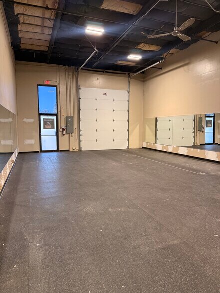 More Photos Of 520 California Blvd, Napa Warehouse For Lease