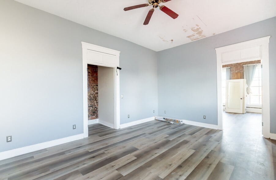 More Photos Of 1032 Story Ave, Louisville Bar For Lease
