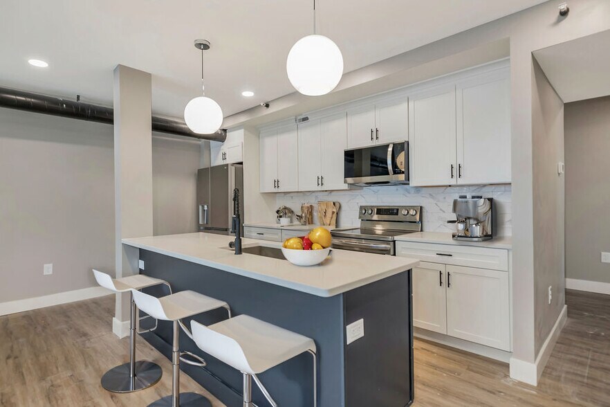 More Photos Of 6011 Madison Rd, Cincinnati Storefront Retail Residential For Sale