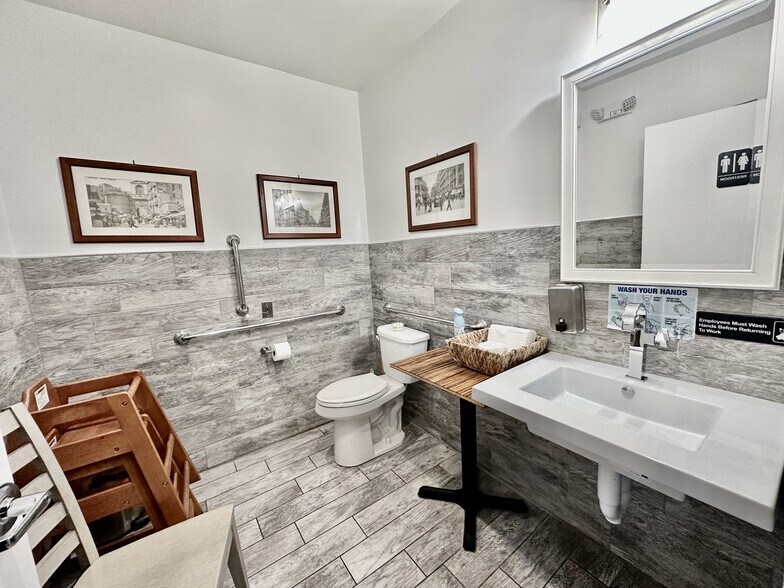 More Photos Of 135-141 Post Rd E, Westport Freestanding For Lease