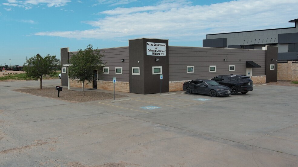 More Photos Of 3900 TX-158, Midland Loft Creative Space For Sale