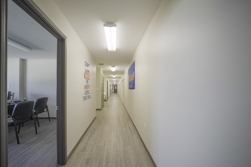 More Photos Of 808 Bob White Rd, Victoria Warehouse For Sale