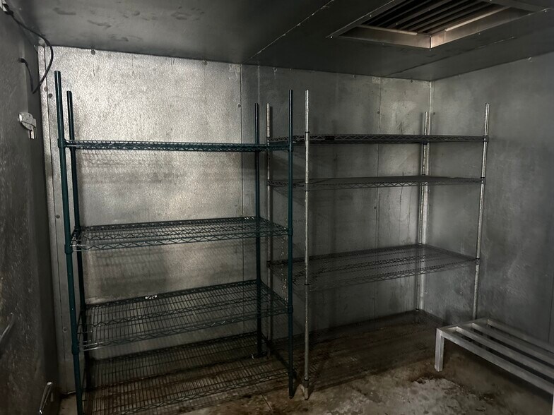 More Photos Of 811 W Findlay St, Carey Restaurant For Sale