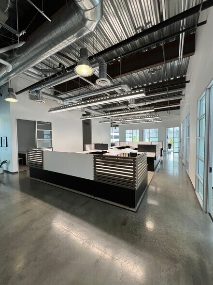 More Photos Of 1375 Dove St, Newport Beach Loft Creative Space For Lease