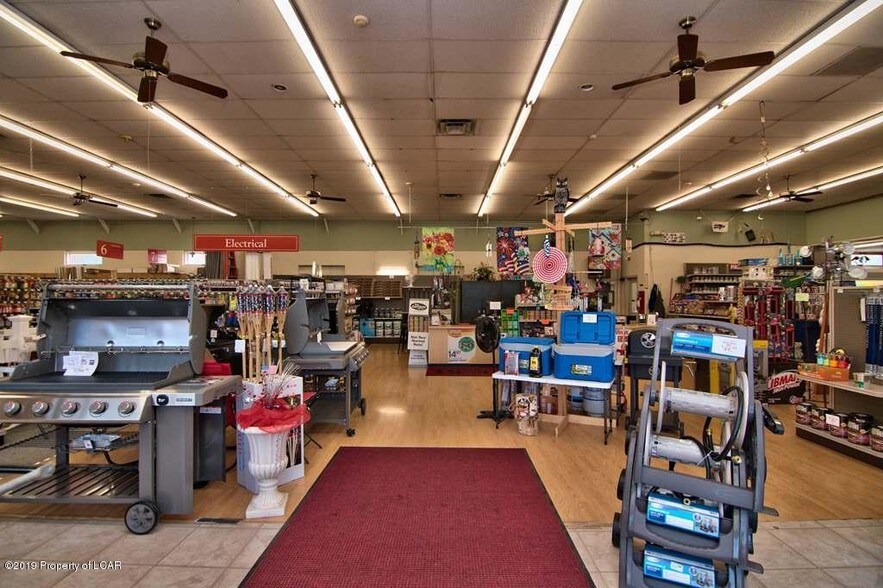 More Photos Of 541 State Route 93, Sugarloaf Light Distribution For Lease