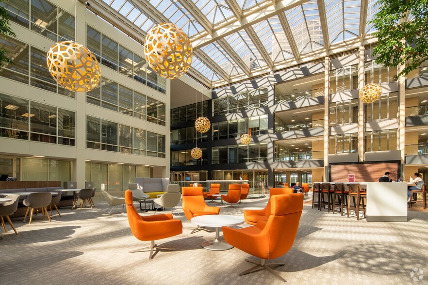 More Photos Of 1475 E Woodfield Rd, Schaumburg Office For Lease