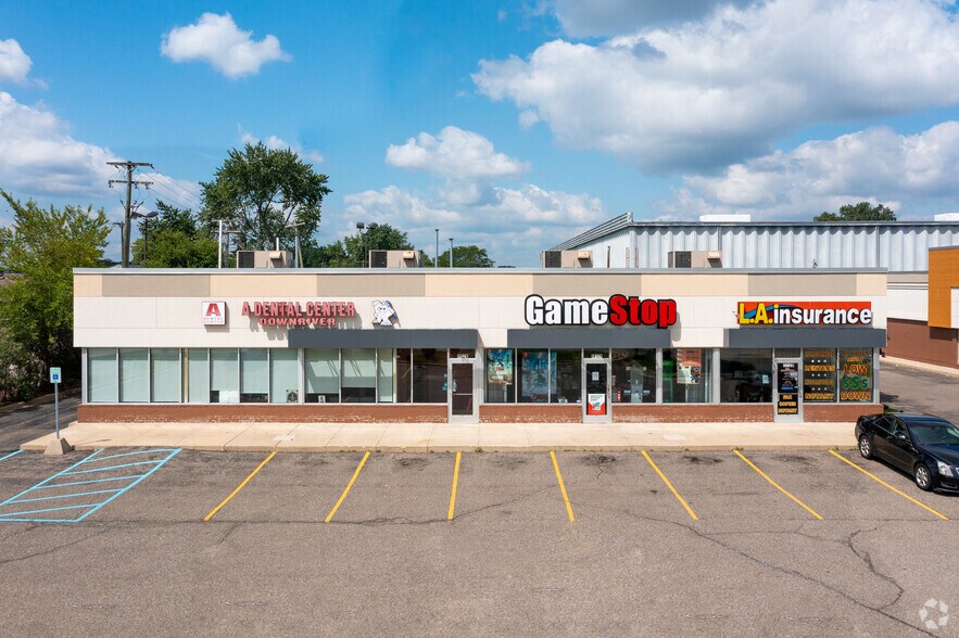 More Photos Of 17032-17094 Fort St, Riverview Unknown For Lease