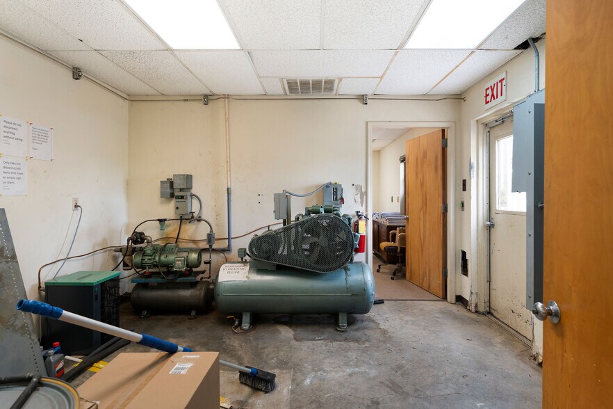 More Photos Of 112 Old Mill Rd, Cartersville Research And Development For Sale