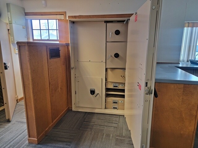 More Photos Of 204 S Main St, Loyal Bank For Sale