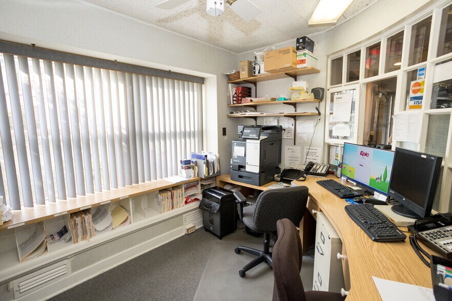 More Photos Of 73 Amboy Ave, Metuchen Medical For Sale