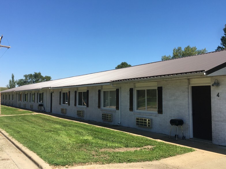 More Photos Of 211 1st St Ne, Halliday Hotel For Sale