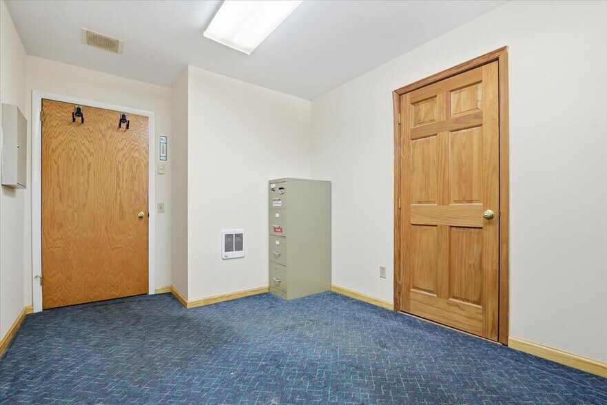 More Photos Of 647 Route 739, Lords Valley Office For Sale