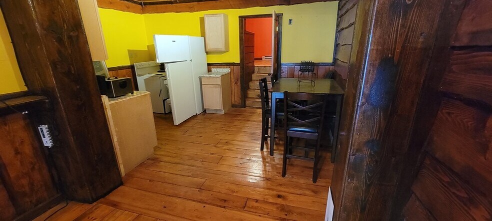 More Photos Of 325 N Main St, Liberty Flex For Lease