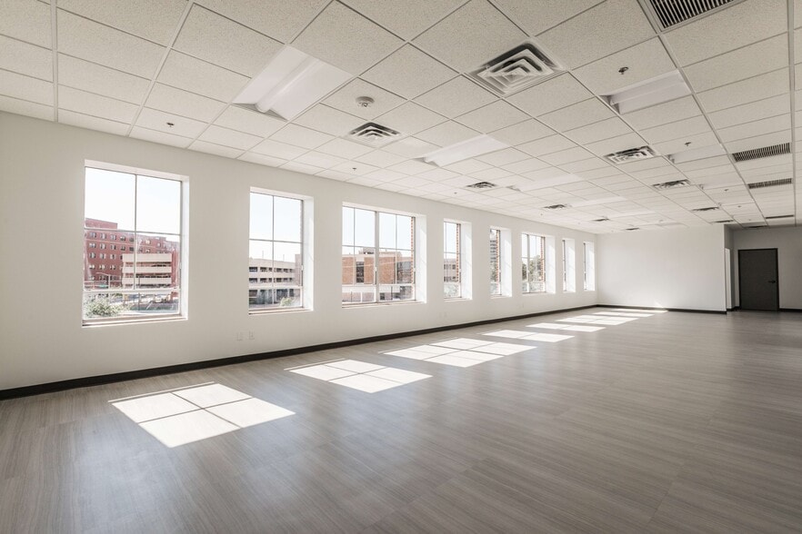 More Photos Of 1100-1120 Classen Dr, Oklahoma City Unknown For Lease