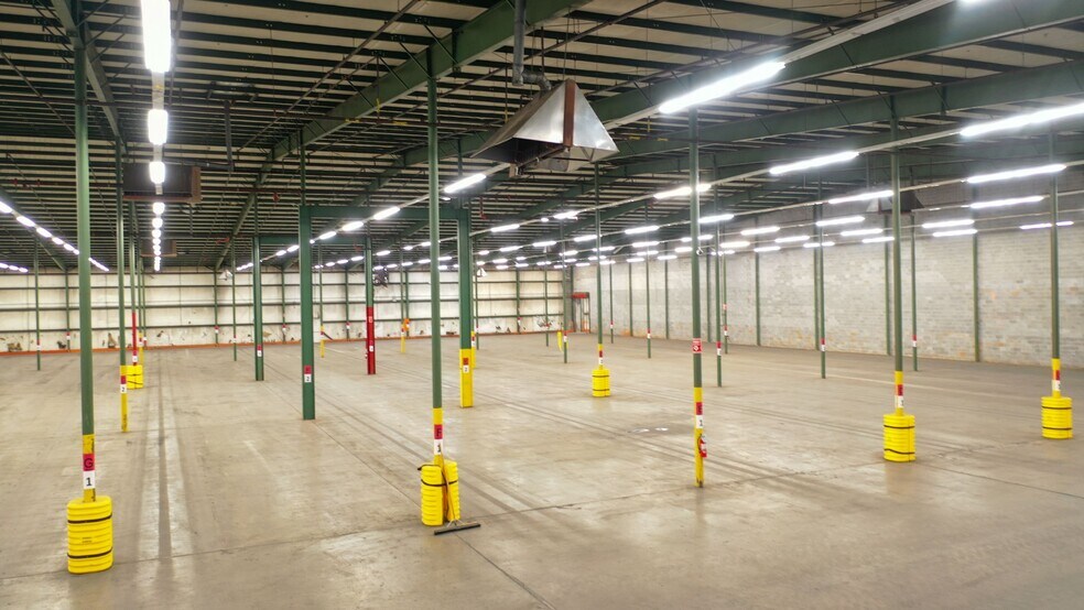 More Photos Of 50 Iron Gate Rd, Clarksville Manufacturing For Lease