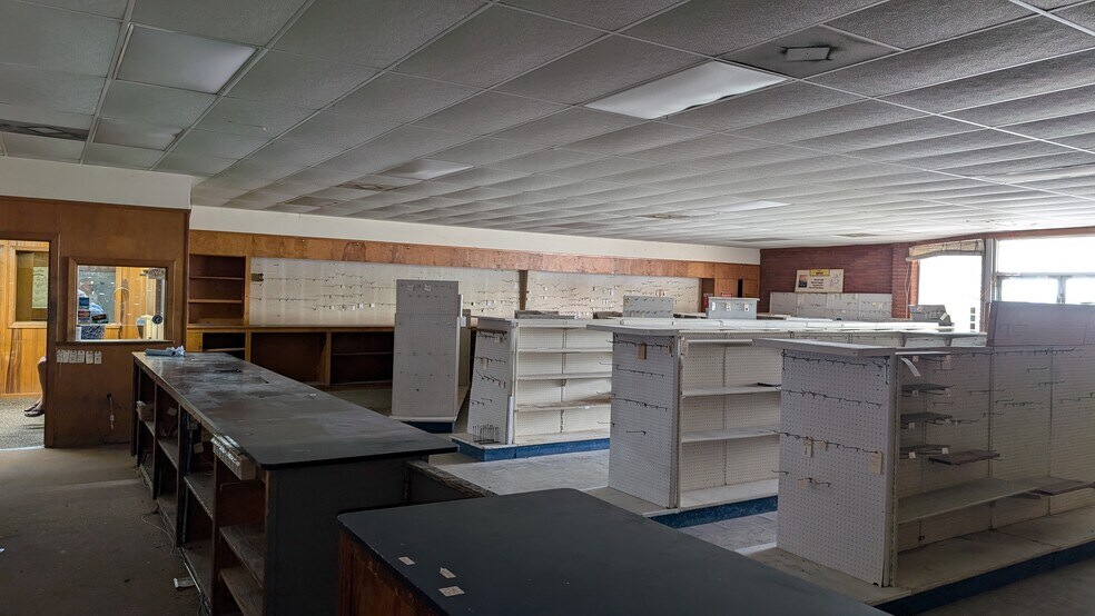 More Photos Of 1119 E Milam St, Wharton Freestanding For Sale