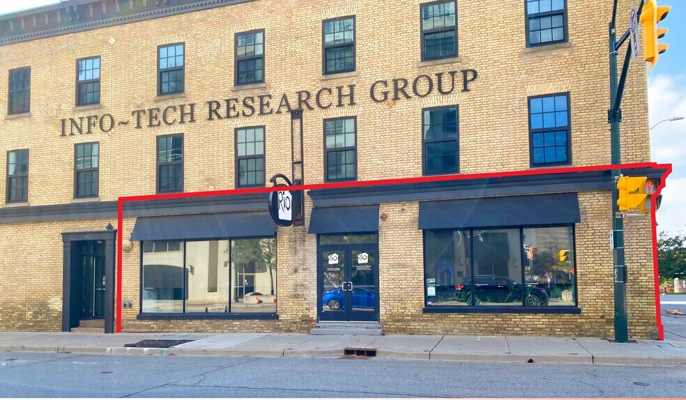 More Photos Of 45 King St, London General Retail For Lease