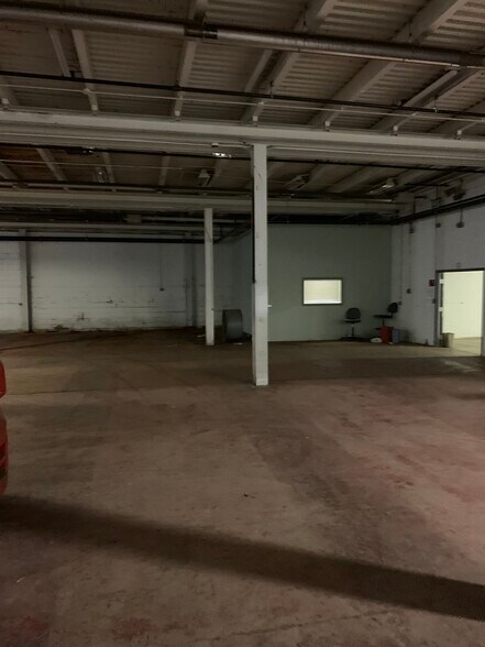 More Photos Of 33 Kenton Lands Rd, Erlanger Warehouse For Lease