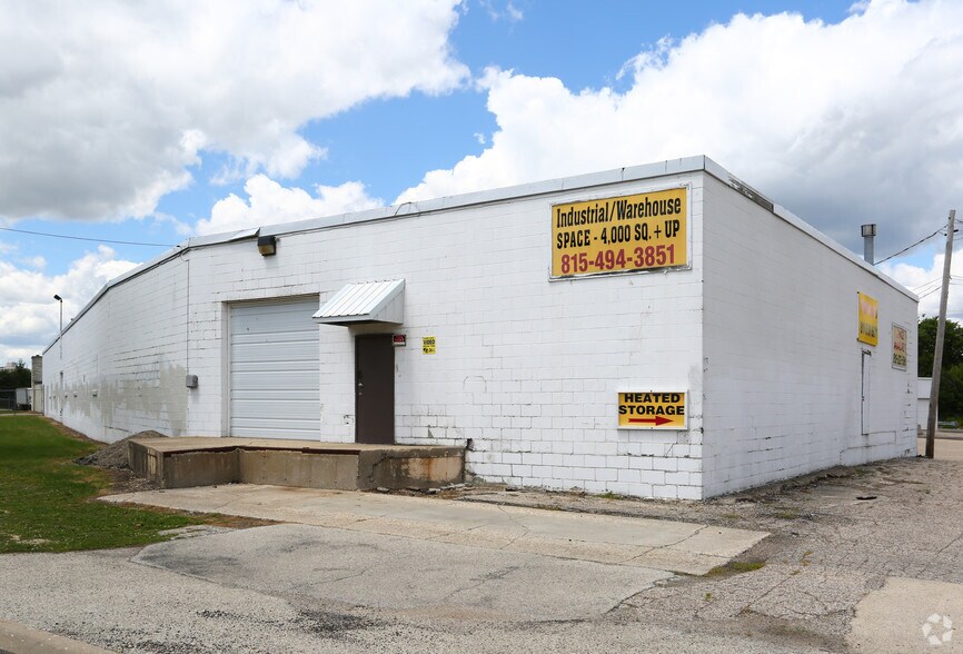 More Photos Of 901 9th St, Rockford Manufacturing For Lease