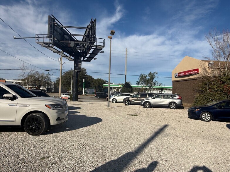 More Photos Of 1109 N Semoran Blvd, Orlando Land For Lease