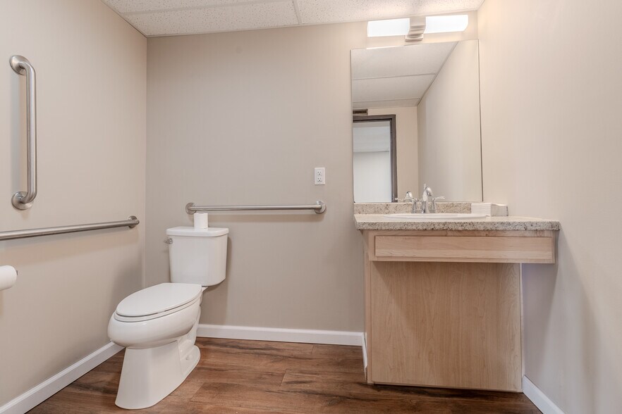 More Photos Of 2120 Freeport Rd, New Kensington Office For Lease