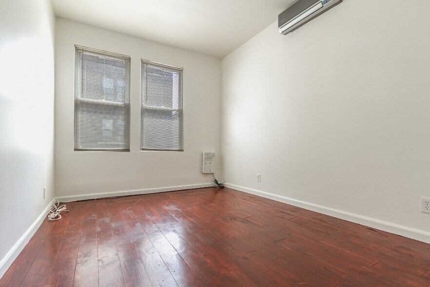 More Photos Of 7 Newark Bay Ct, Bayonne Apartments For Sale